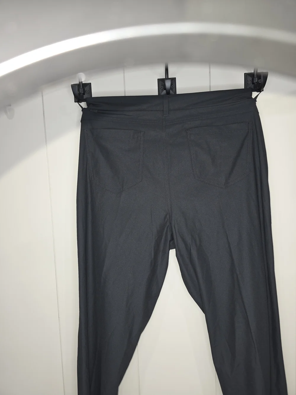 Vibe Black Men’s Performance Pants Size 38/30 VRST
